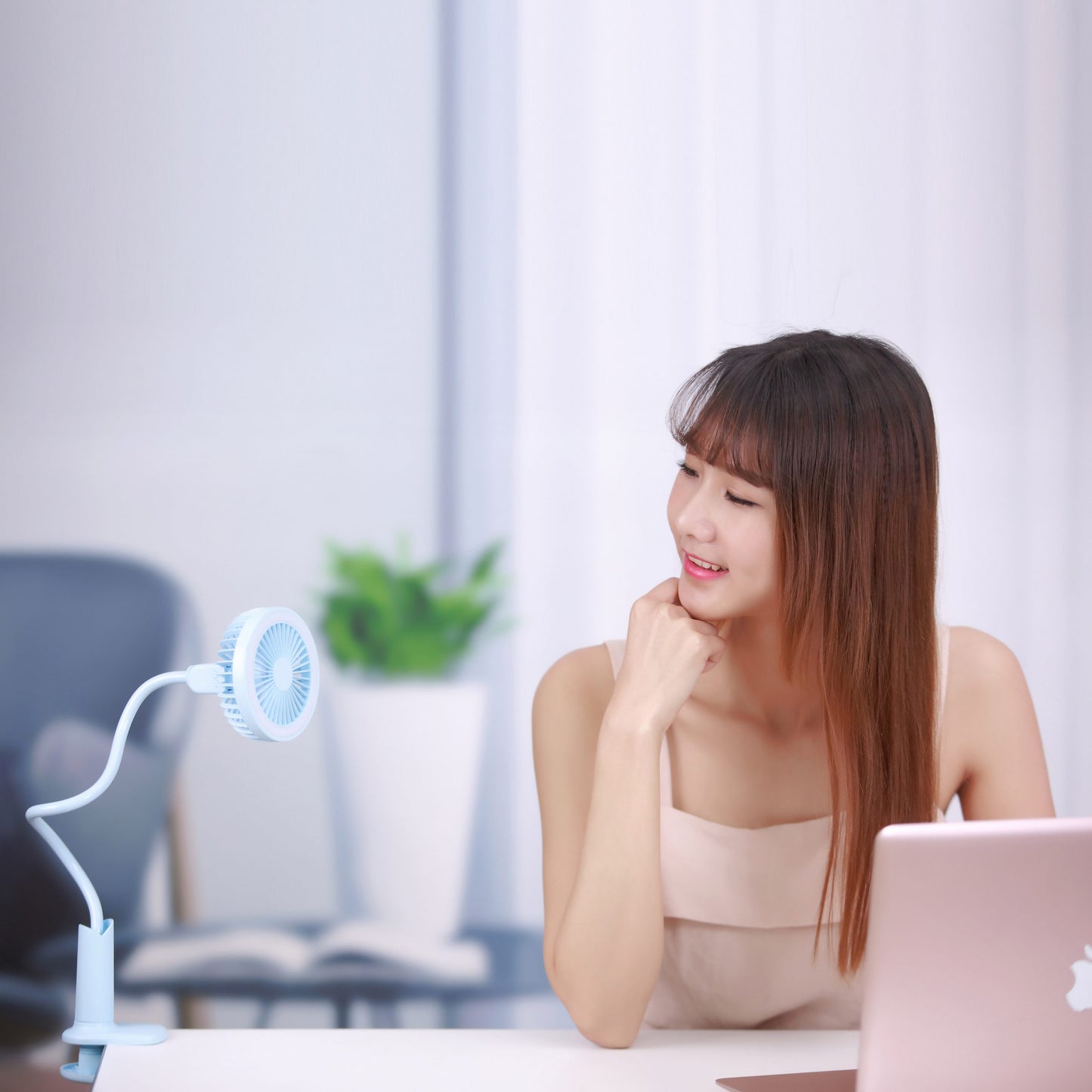 La Forte Portable USB Rechargeable Clip Fan Blue